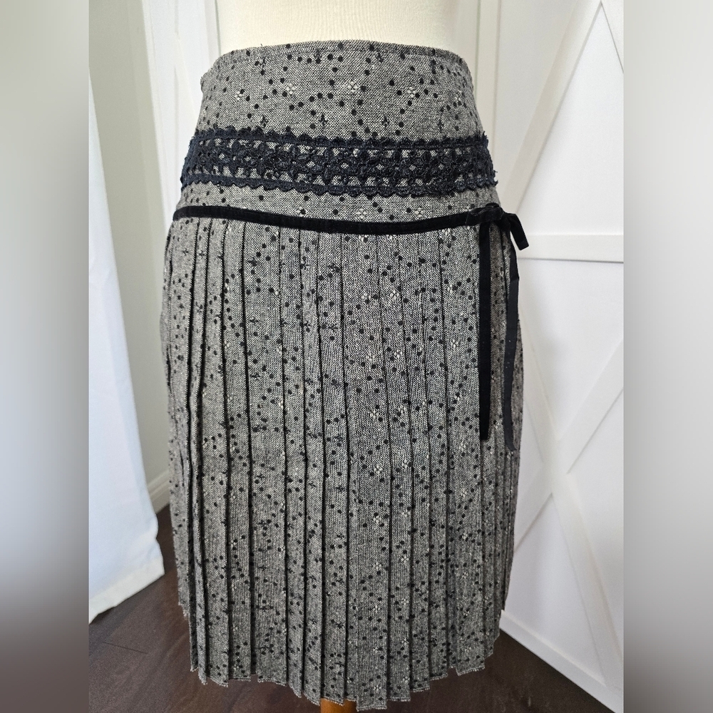 Elegant Gray Pleated Skirt with Black Lace Detail Band and Velvet Trim Tie
